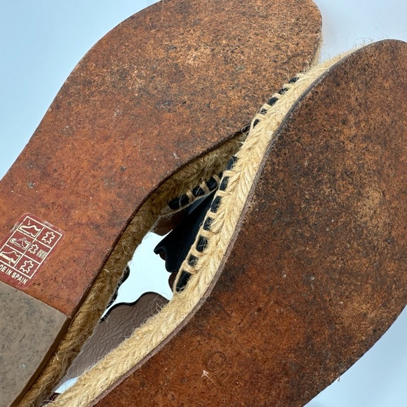 Chloe Lauren Scalloped Flat Espadrille Sandals - Picture 3 of 9